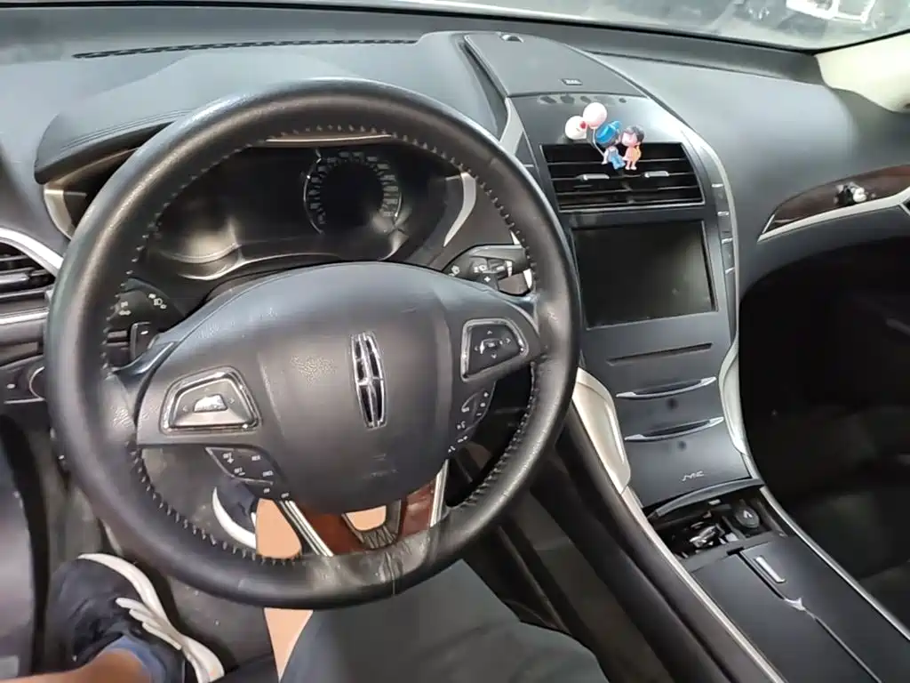 Lincoln MKZ — миниатюра 10
