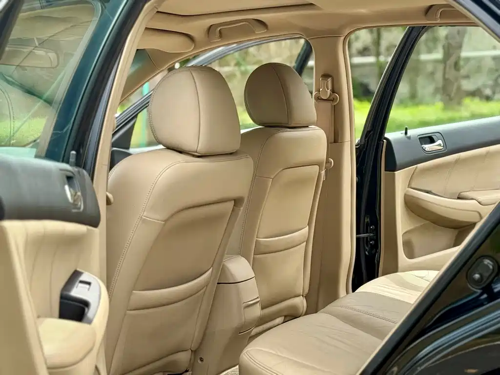 Honda Accord — миниатюра 12