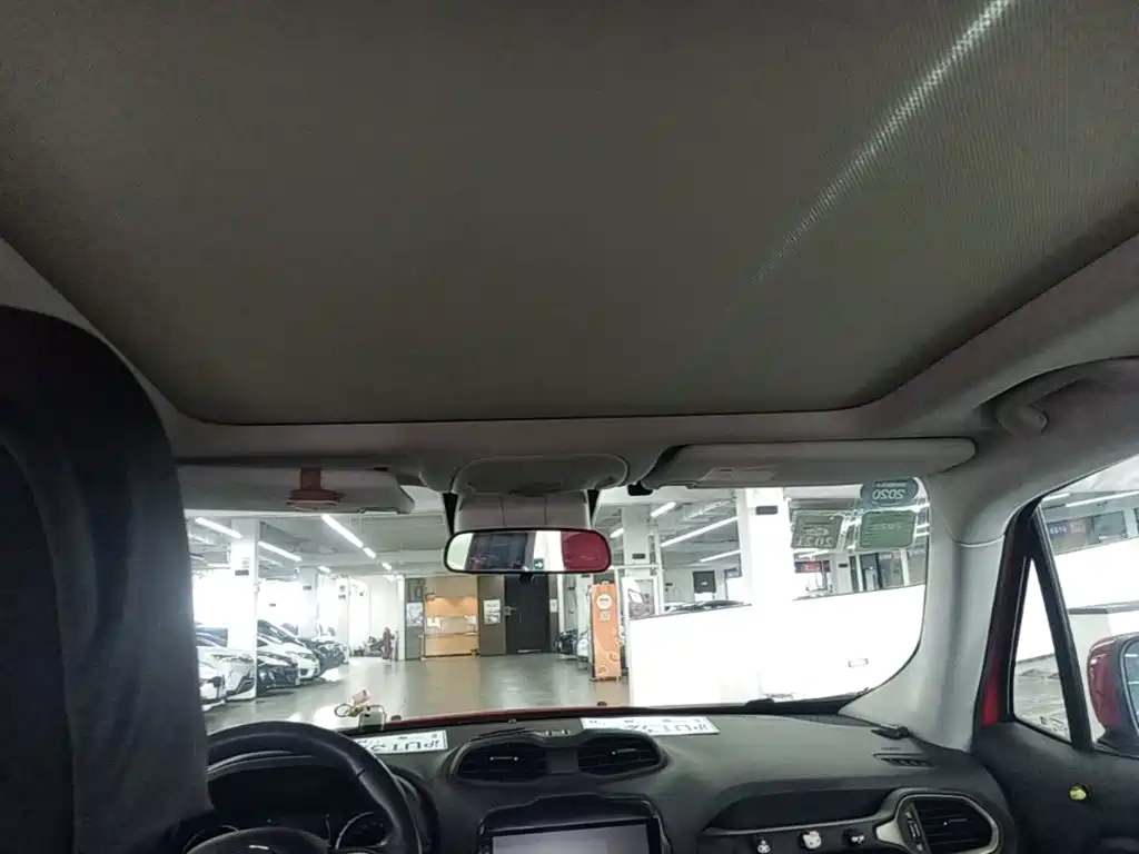 Jeep Renegade — миниатюра 18