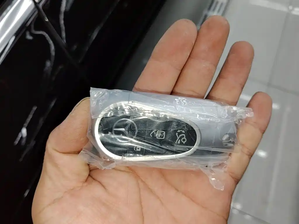 Mercedes-Benz EQS SUV — миниатюра 9