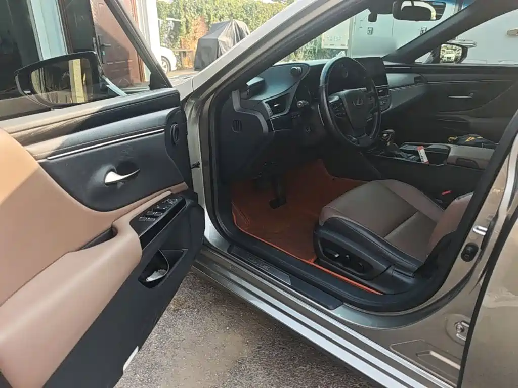 Lexus ES — миниатюра 16