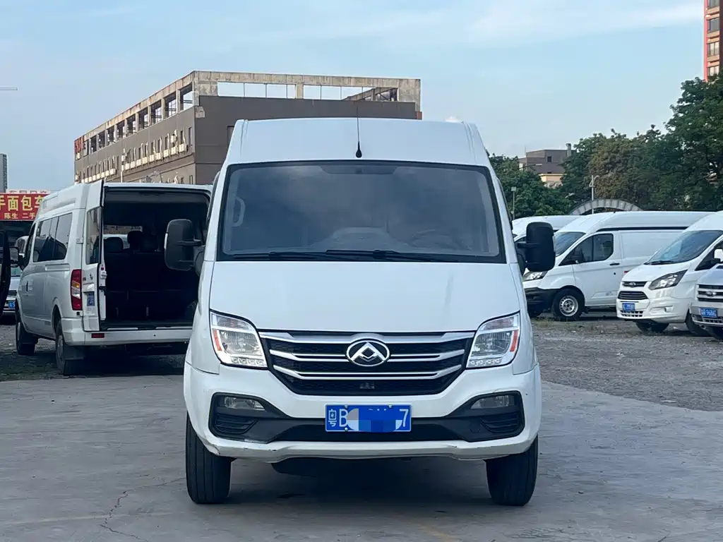 Maxus V80 2021 2.0T MT 3 мест
