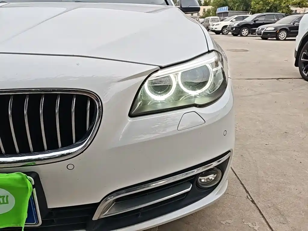 BMW 5 Series — миниатюра 24