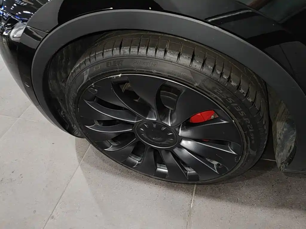 Tesla Model Y — миниатюра 23