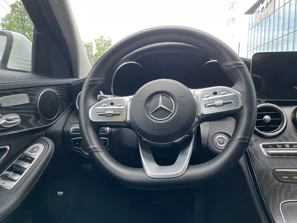Mercedes-Benz C-Class — миниатюра 10