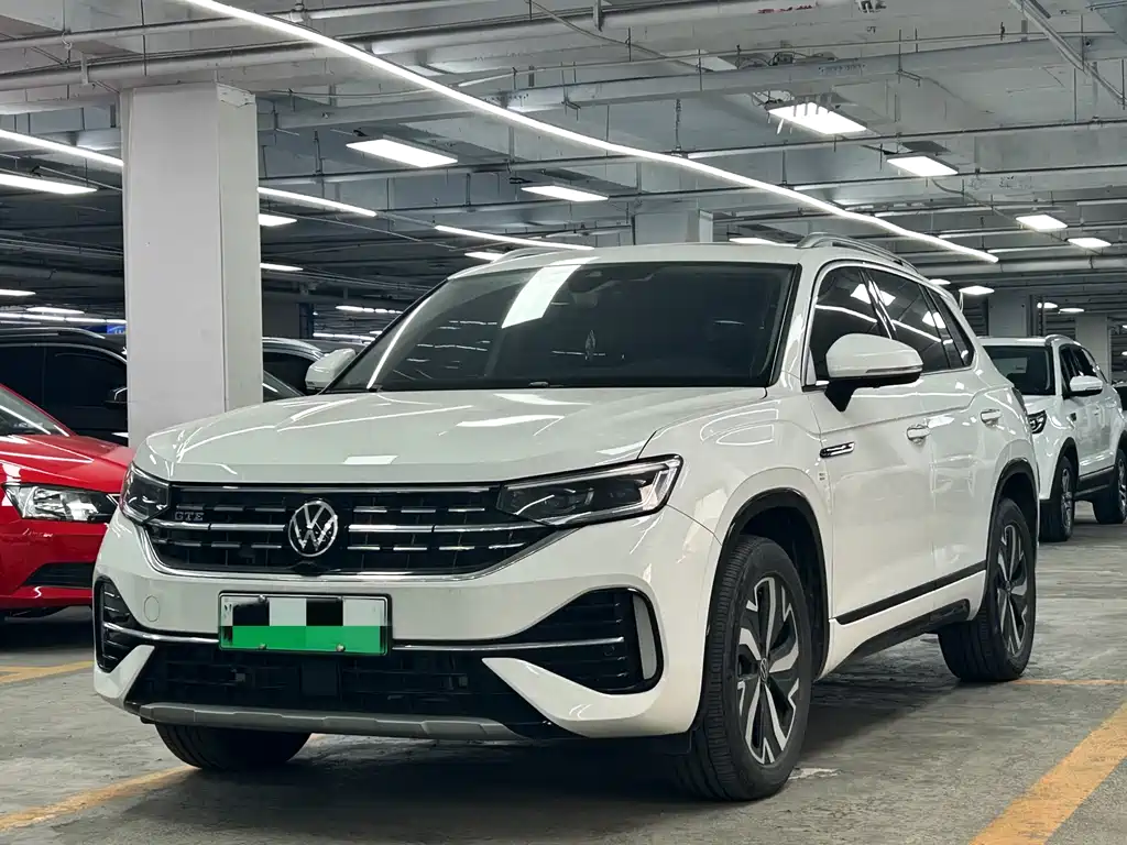 Volkswagen GTE PHEV 2024