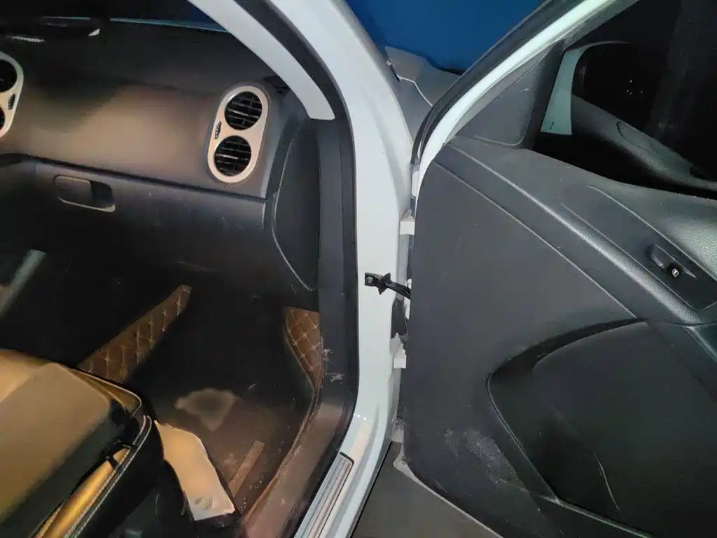 Volkswagen Tiguan — миниатюра 20