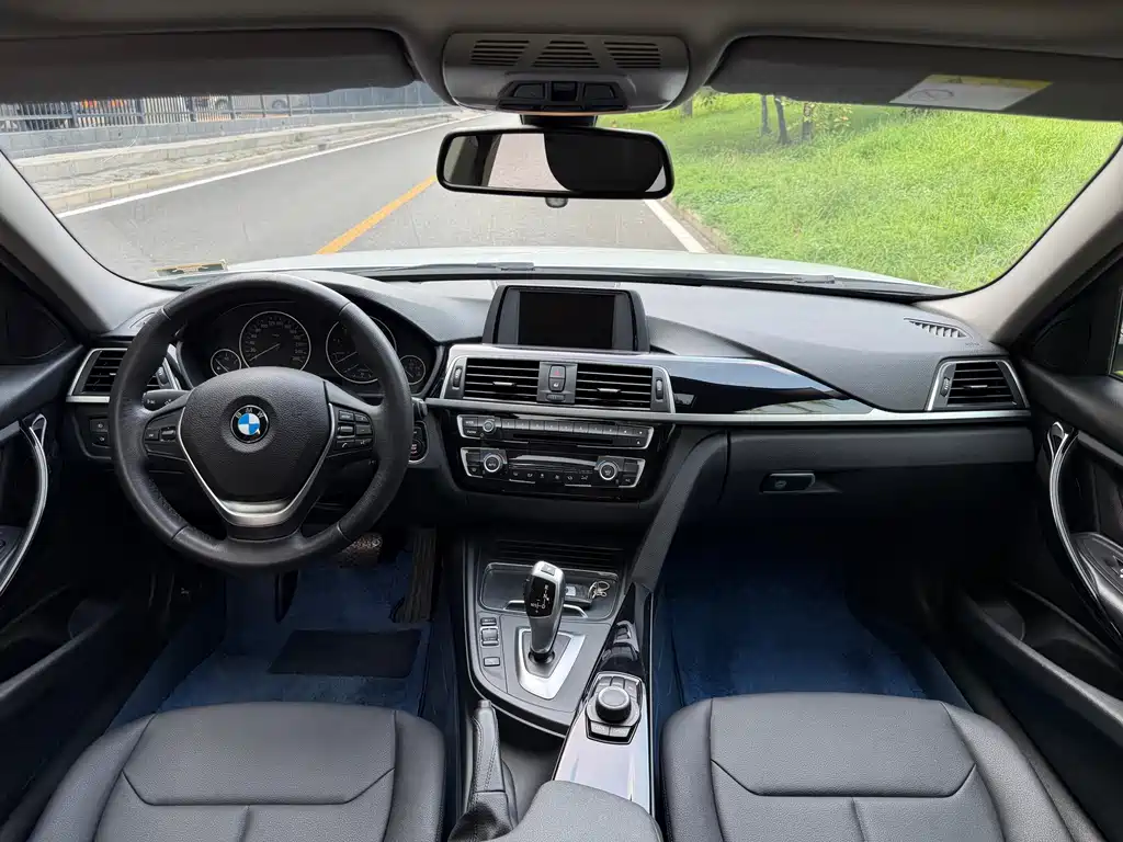 BMW 3 Series — миниатюра 4