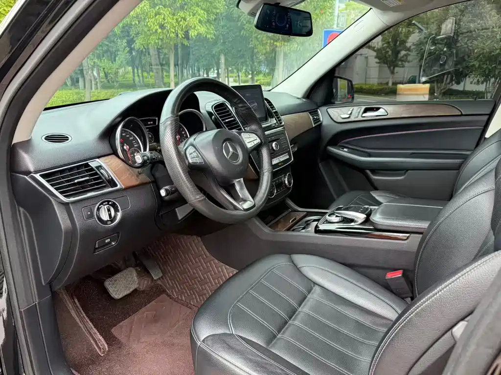 Mercedes-Benz GLE (Import) — миниатюра 7