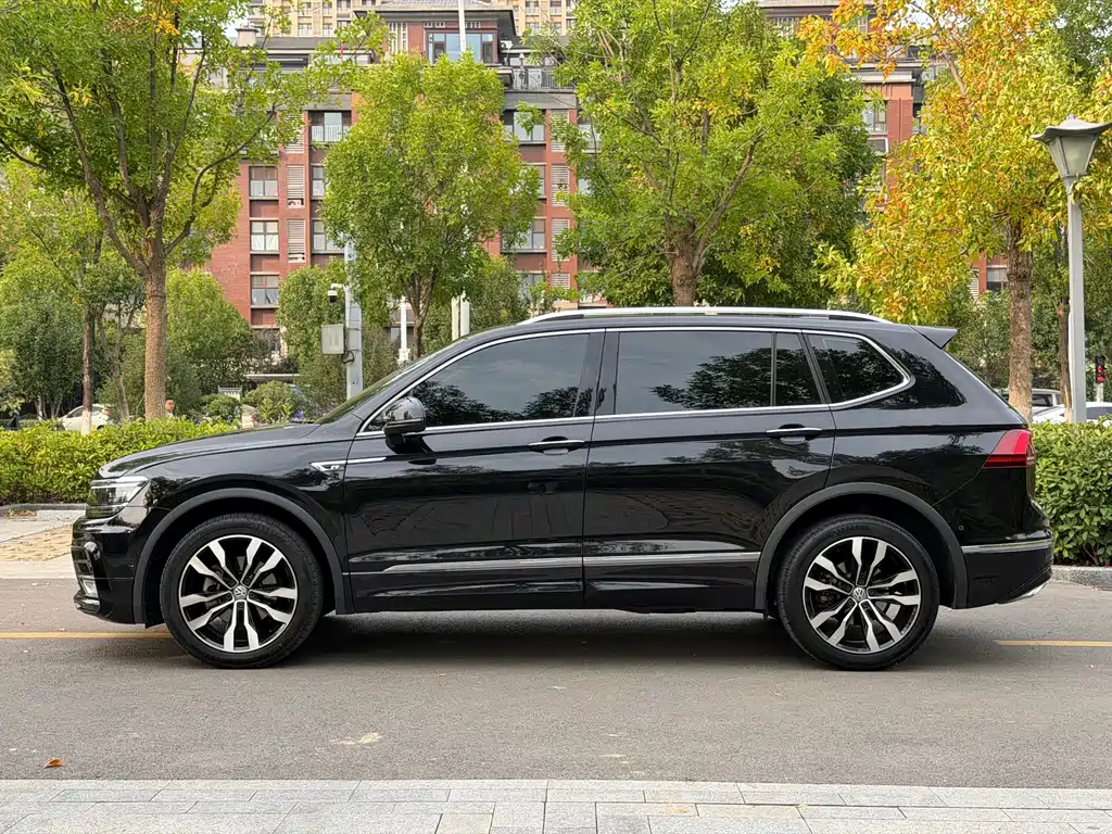 Volkswagen Tiguan L — миниатюра 15