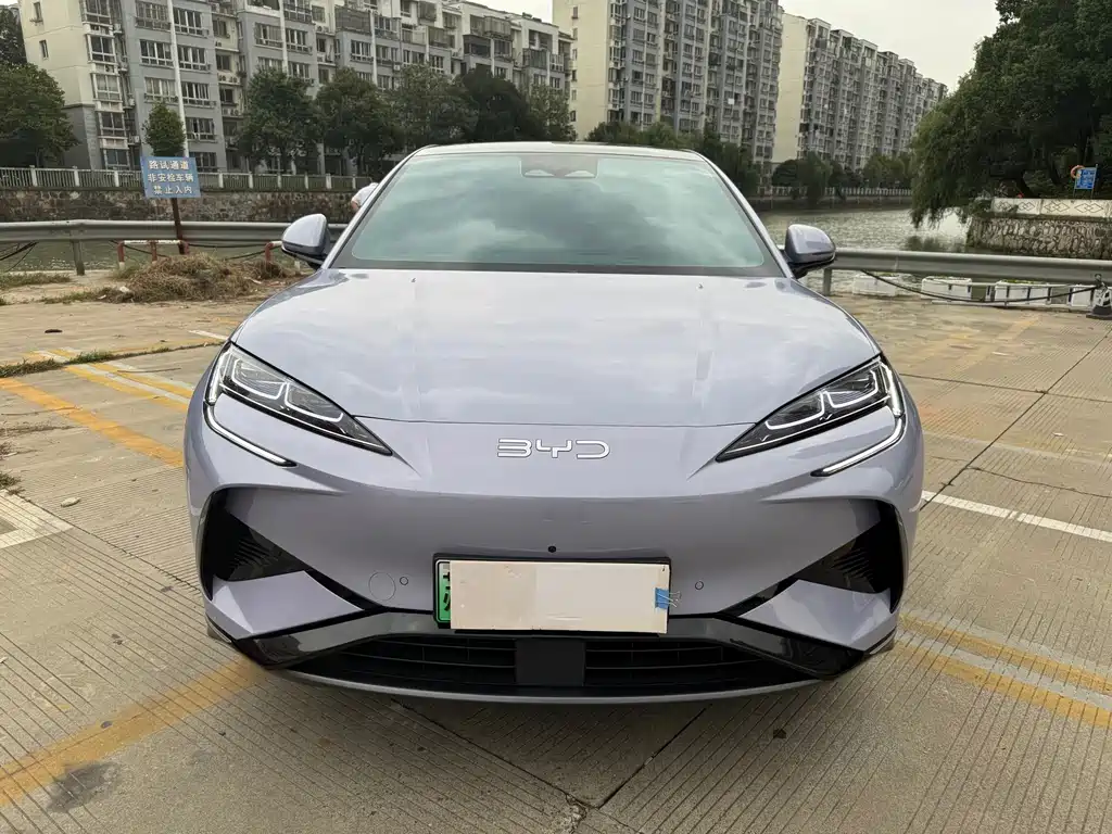 BYD Sealion 07 EV — миниатюра 2