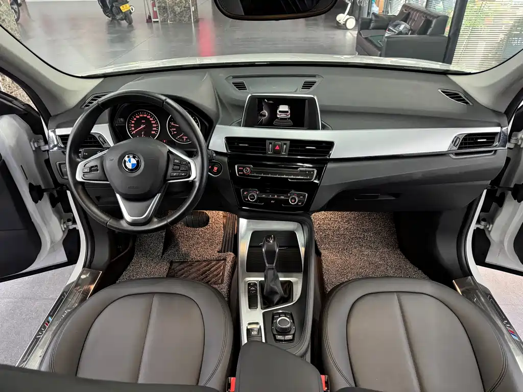 BMW X1 — миниатюра 13