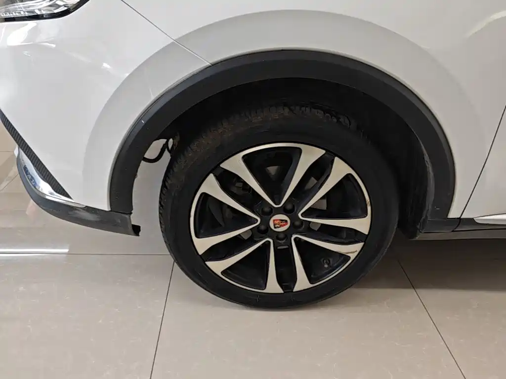 Roewe RX3 — миниатюра 23
