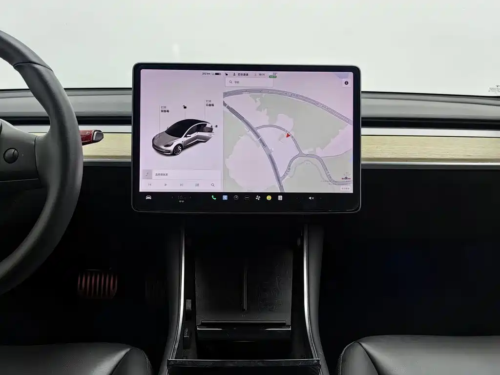 Tesla Model 3 — миниатюра 12