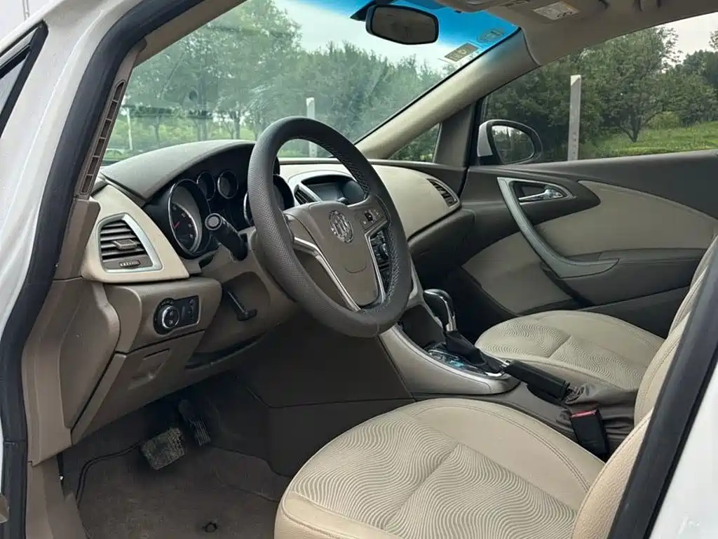 Buick Excelle — миниатюра 8