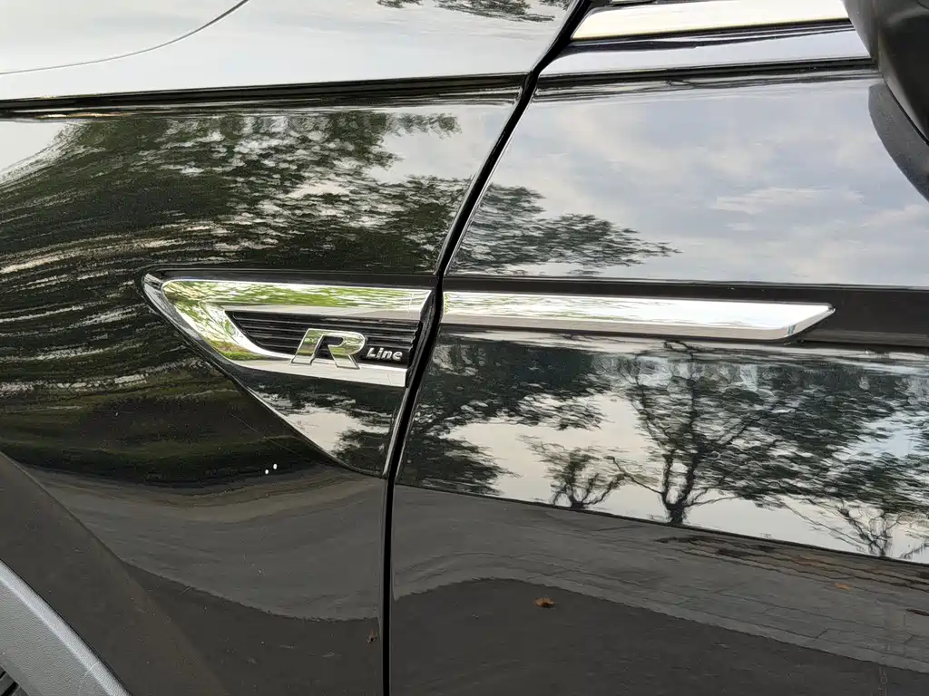Volkswagen Tiguan L — миниатюра 16