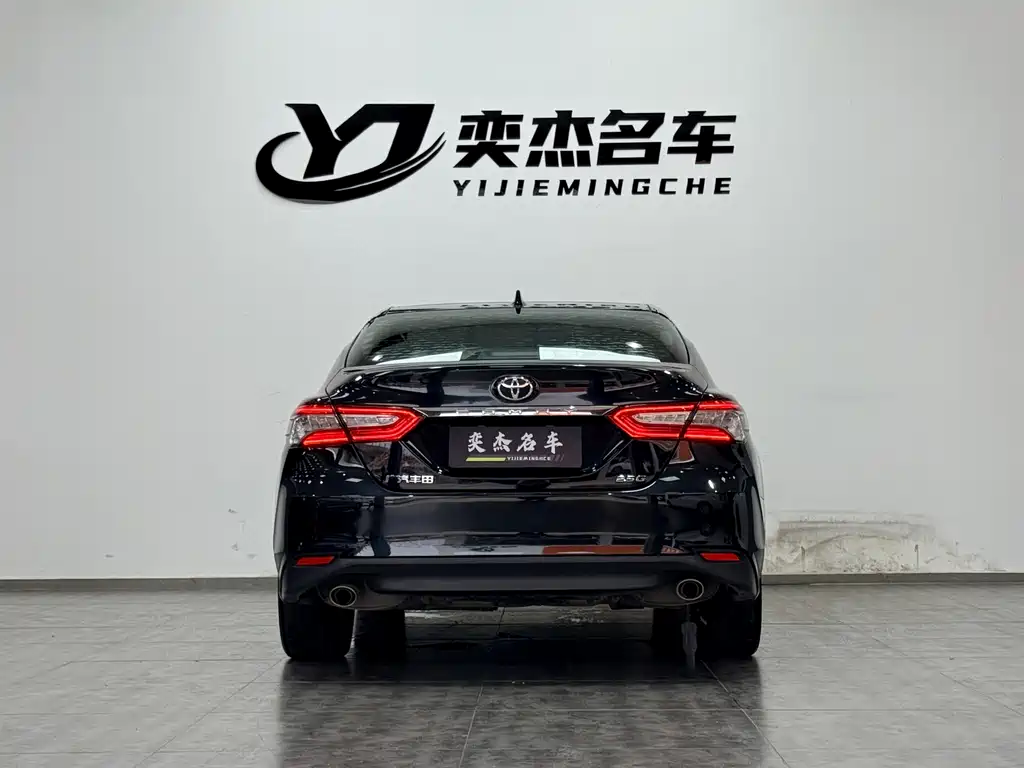Toyota Camry 2021 2.5G Luxury