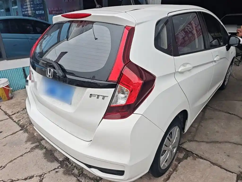 Honda Fit — миниатюра 7
