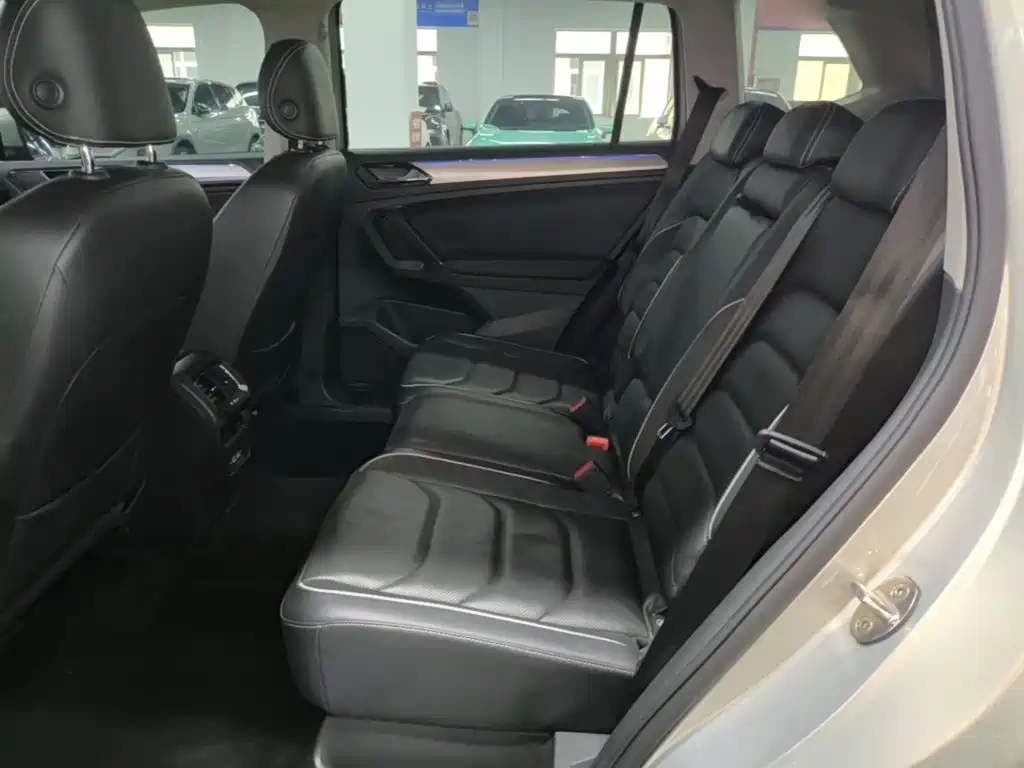Volkswagen Tiguan L PHEV — миниатюра 17