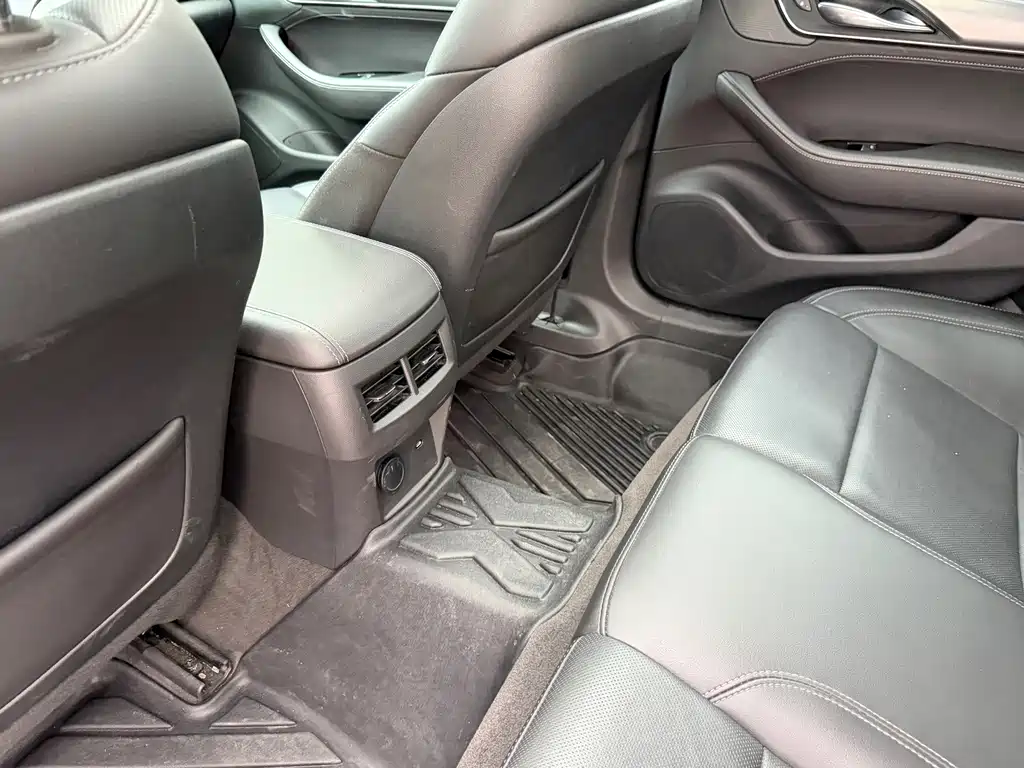Cadillac CT5 — миниатюра 13
