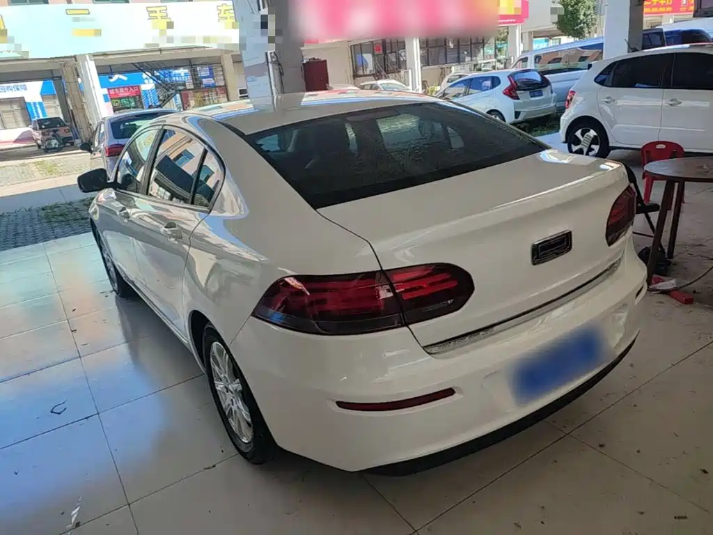 Qoros Qoros 3 — миниатюра 5