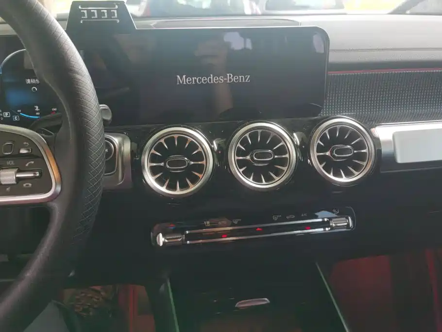 Mercedes-Benz GLB — миниатюра 13