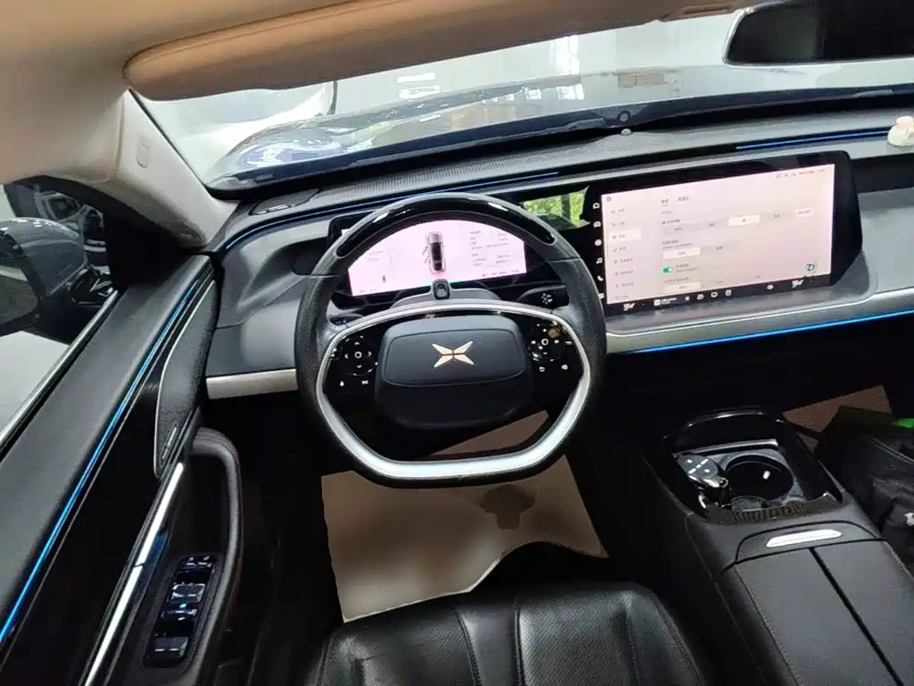 XPeng P7 — миниатюра 11