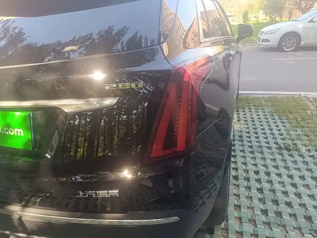 Cadillac XT5 — миниатюра 8