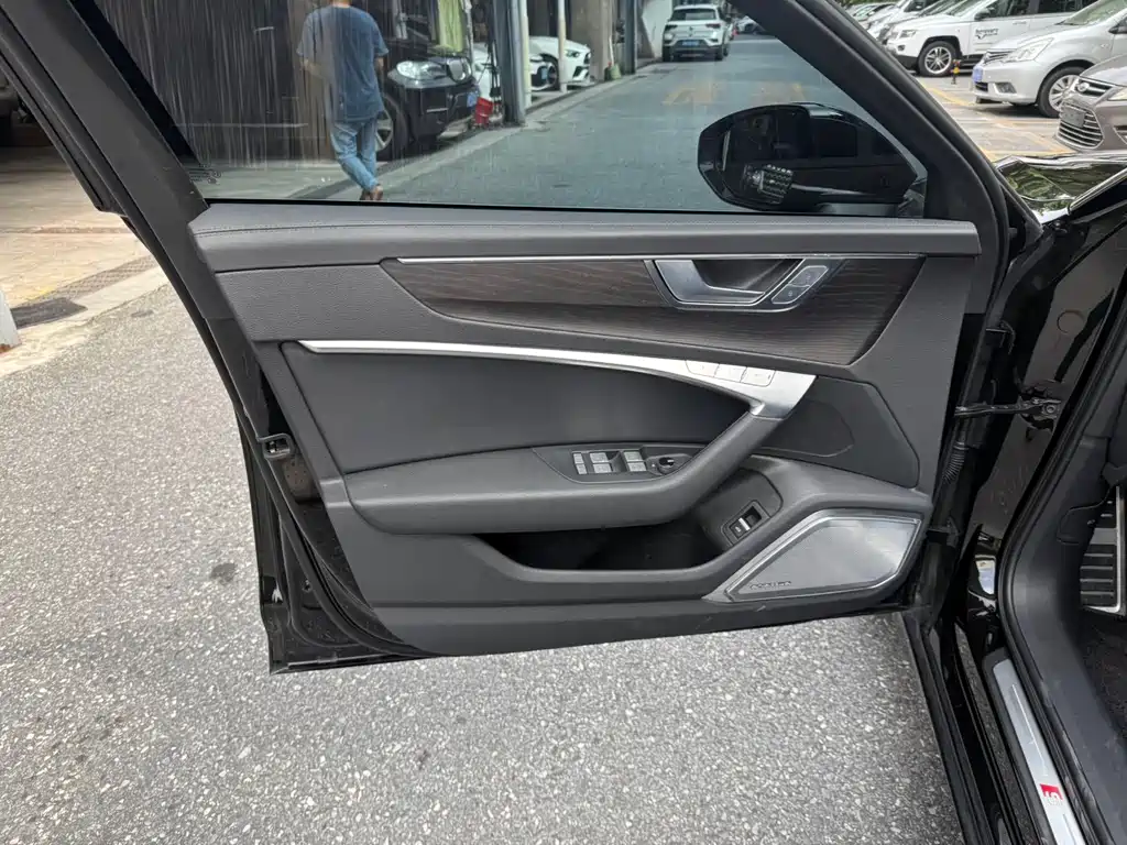 Audi A6L — миниатюра 18