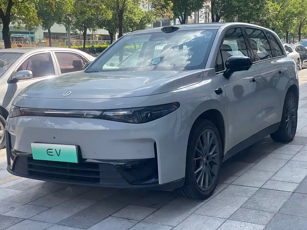 Leapmotor Leapmotor C10 — миниатюра 2
