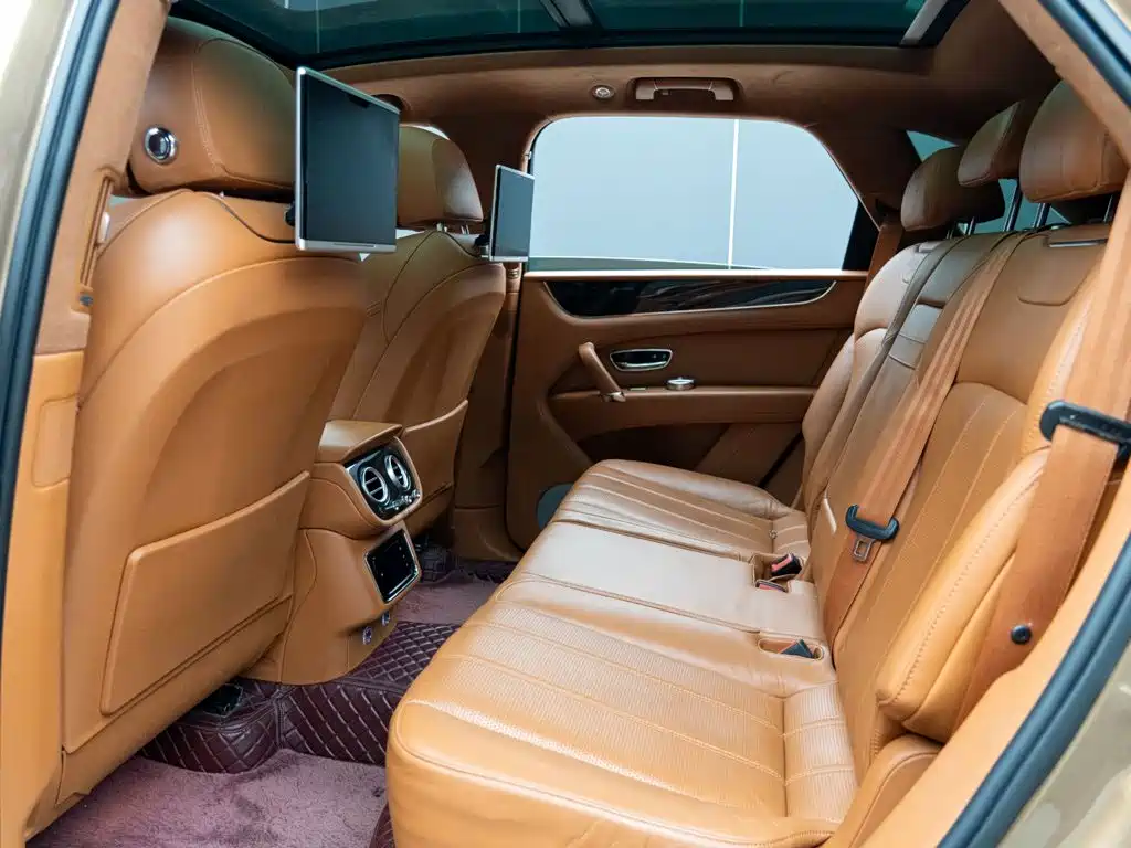 Bentley Bentayga — миниатюра 12