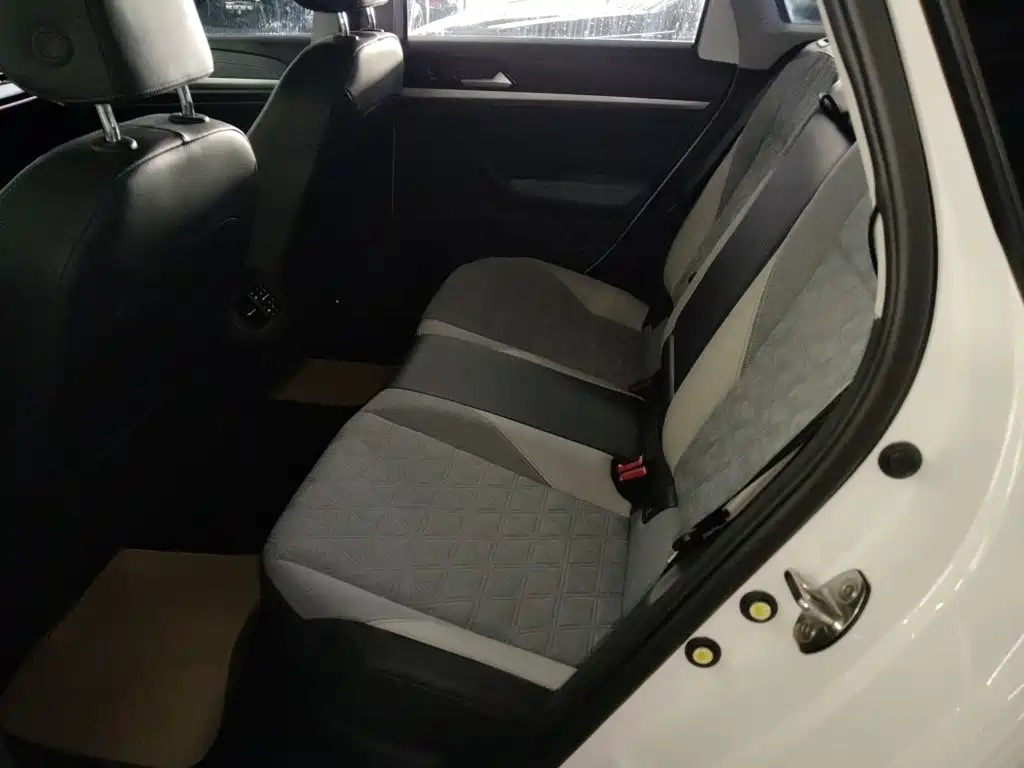 Volkswagen Lavida — миниатюра 17