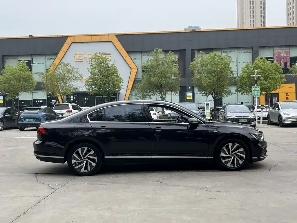Volkswagen Magotan PHEV — миниатюра 6
