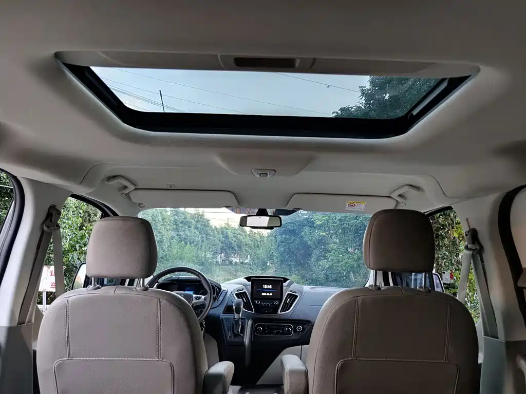 Ford Tourneo — миниатюра 11