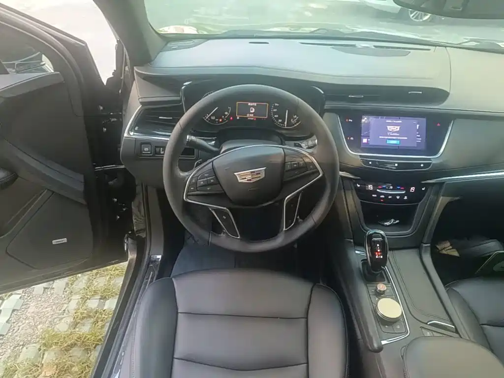Cadillac XT5 — миниатюра 11
