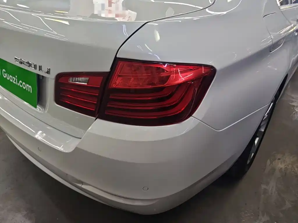 BMW 5 Series — миниатюра 8