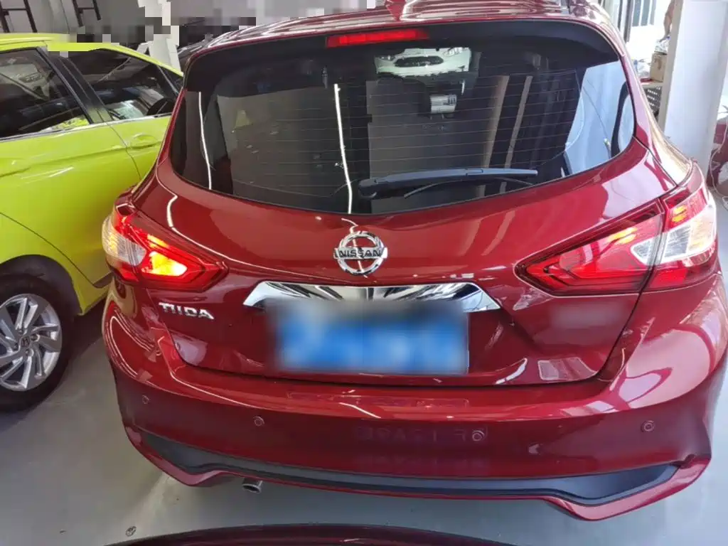 Nissan Tiida — миниатюра 6