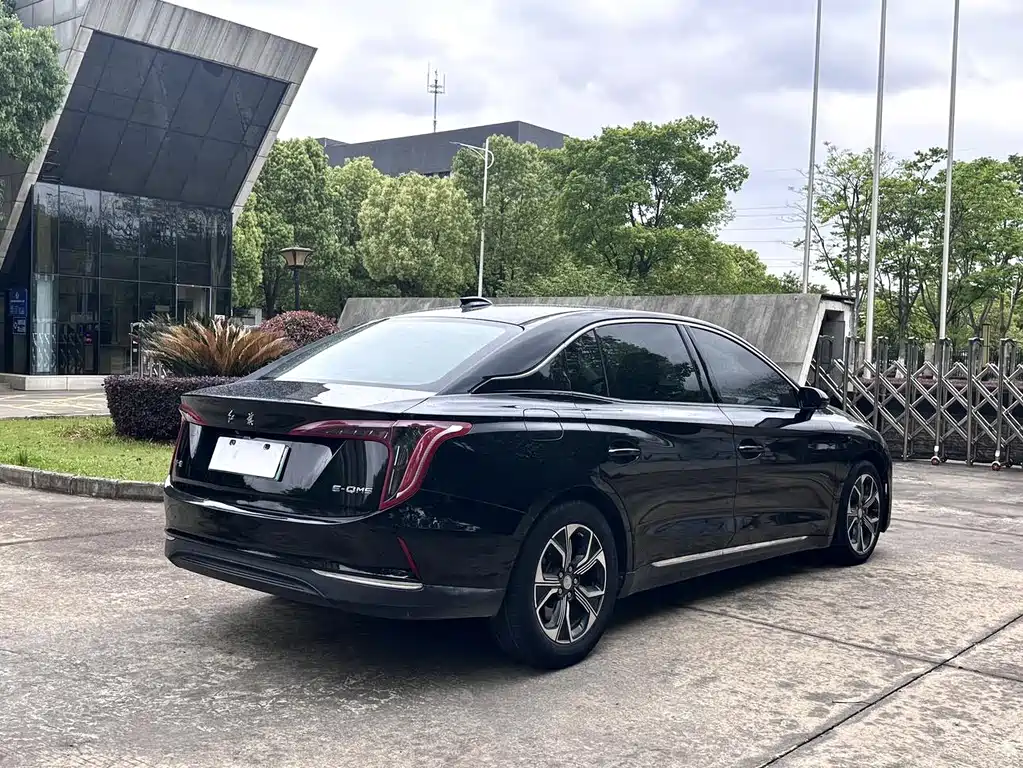 Hongqi Hongqi E-QM5 — миниатюра 20