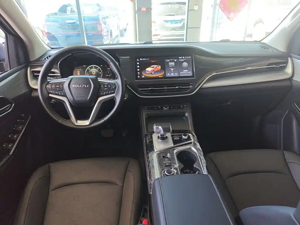 Isuzu D-MAX — миниатюра 10