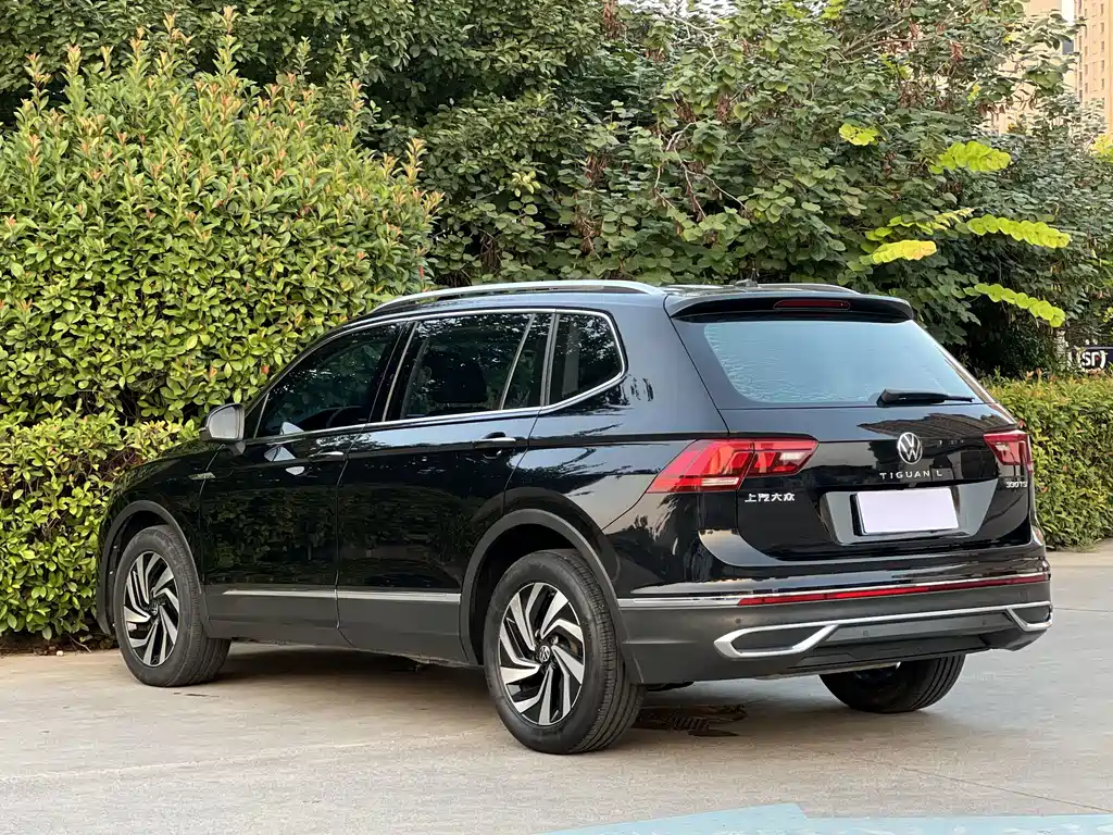Volkswagen Tiguan L — миниатюра 16