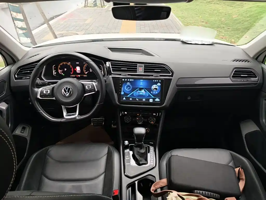 Volkswagen Tiguan L — миниатюра 10