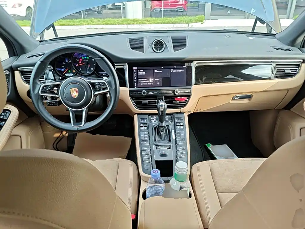 Porsche Macan — миниатюра 10