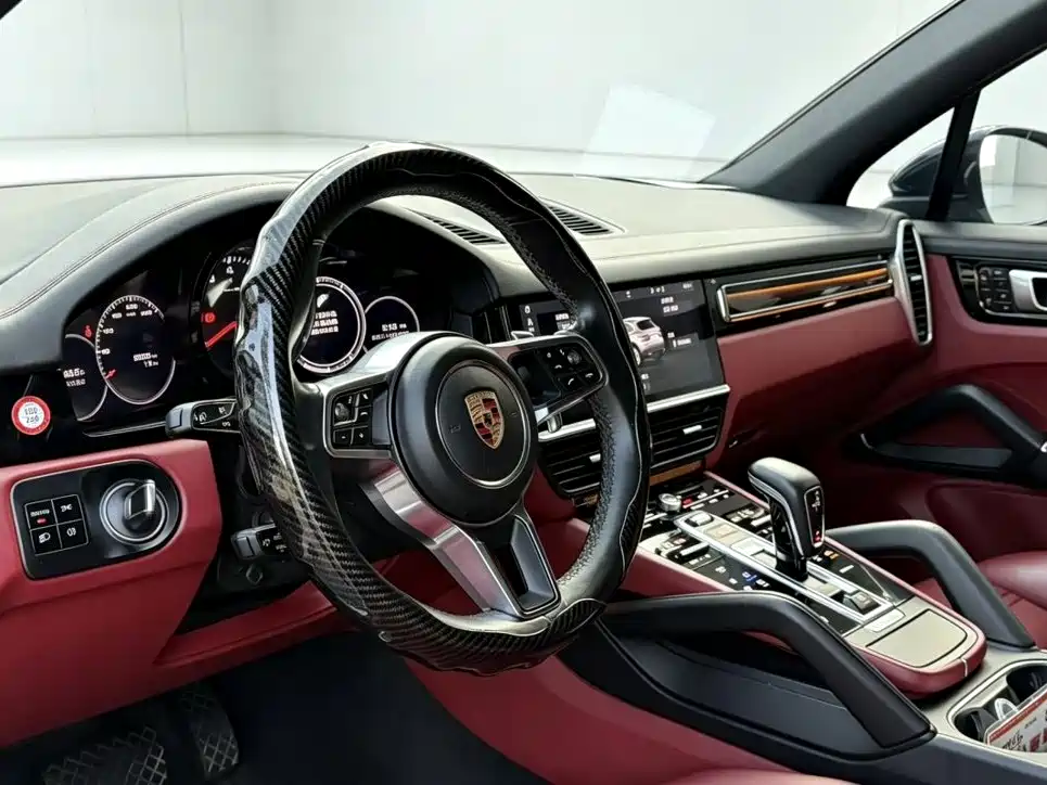 Porsche Cayenne — миниатюра 4