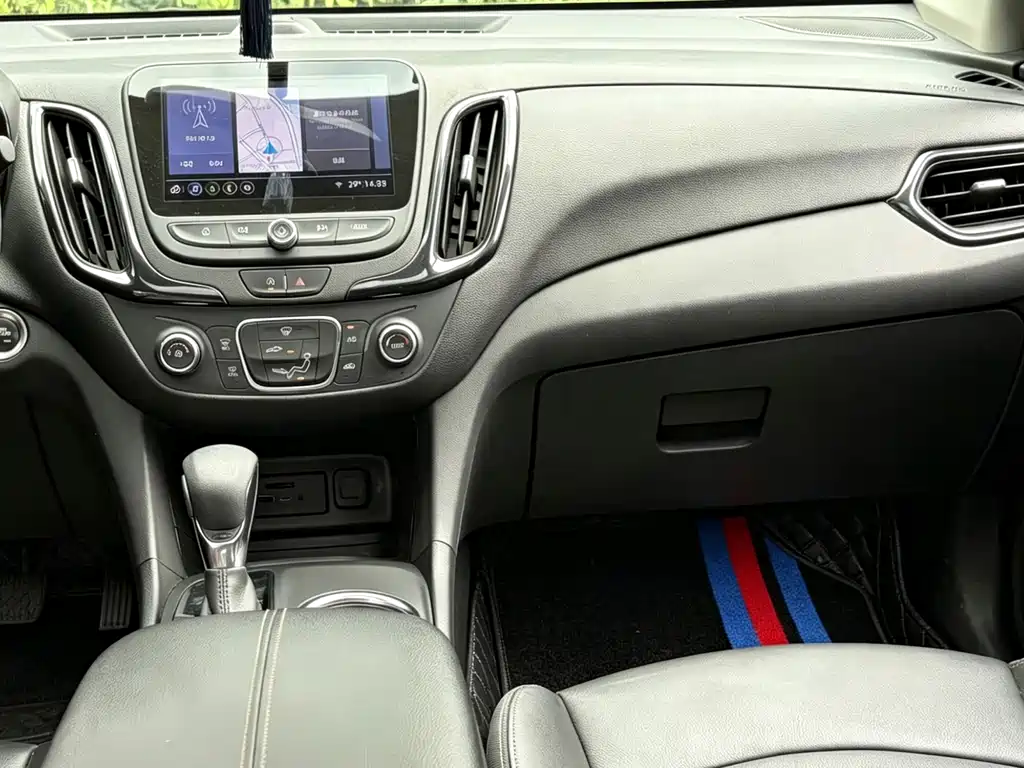 Chevrolet Equinox — миниатюра 20