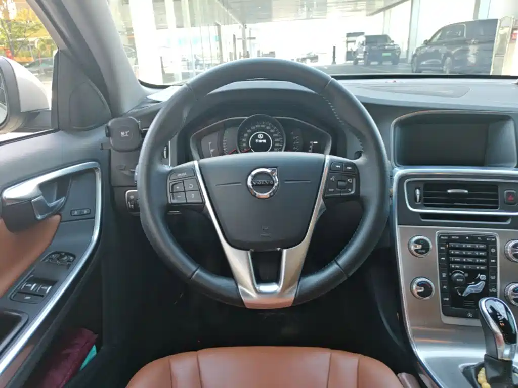 Volvo S60 — миниатюра 17