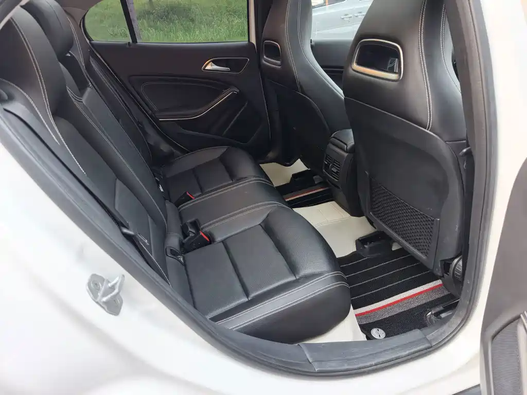 Mercedes-Benz GLA — миниатюра 10