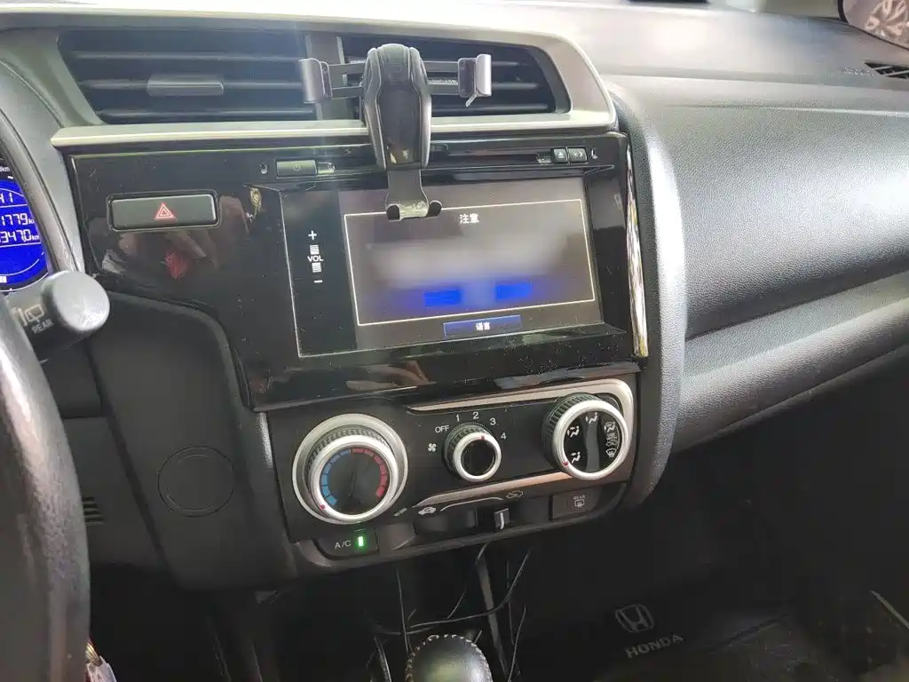Honda Fit — миниатюра 6
