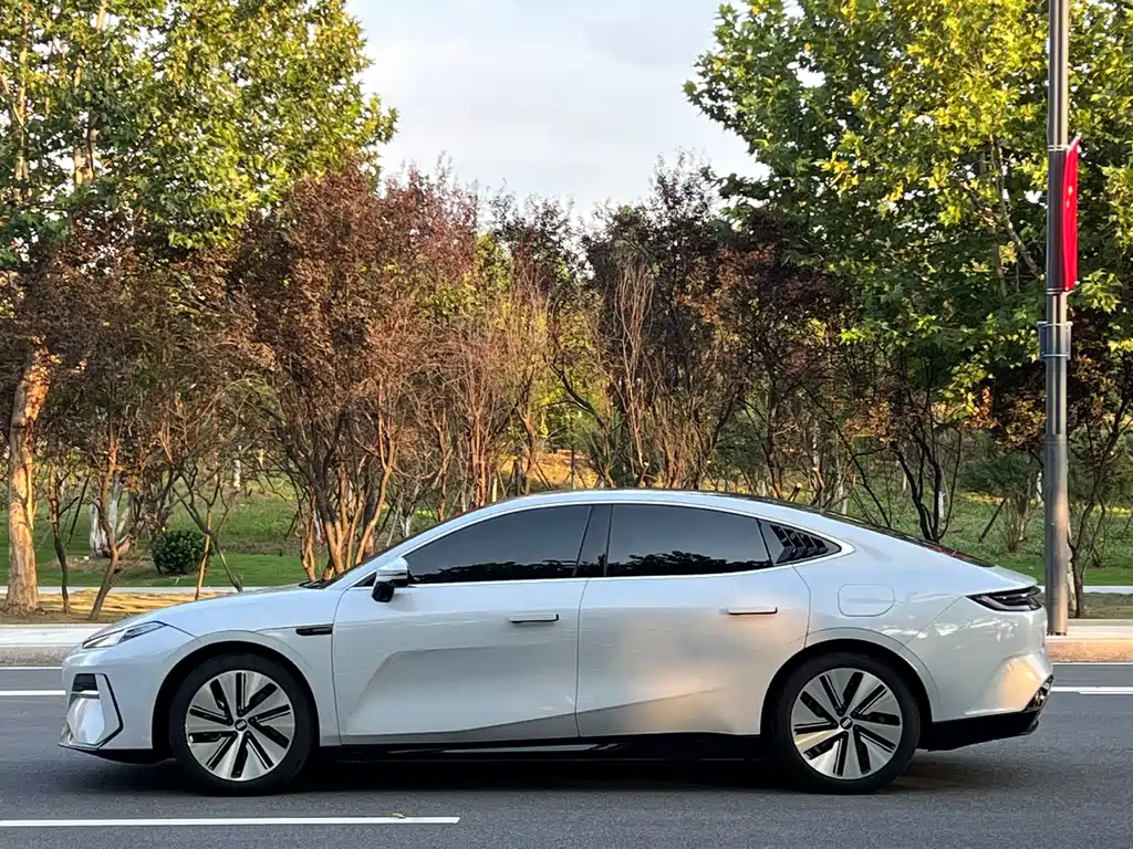 GEELY GALAXY GALAXY E8