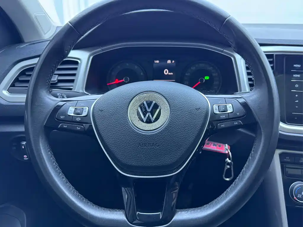 Volkswagen T-Roc — миниатюра 14