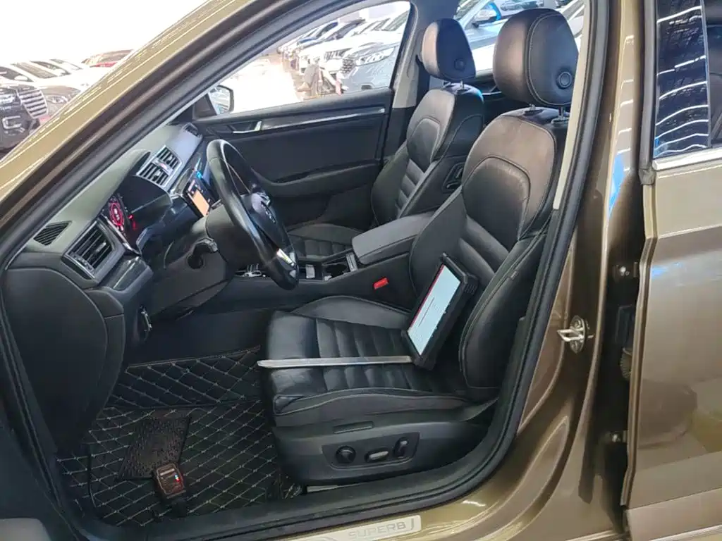 Skoda Superb — миниатюра 15